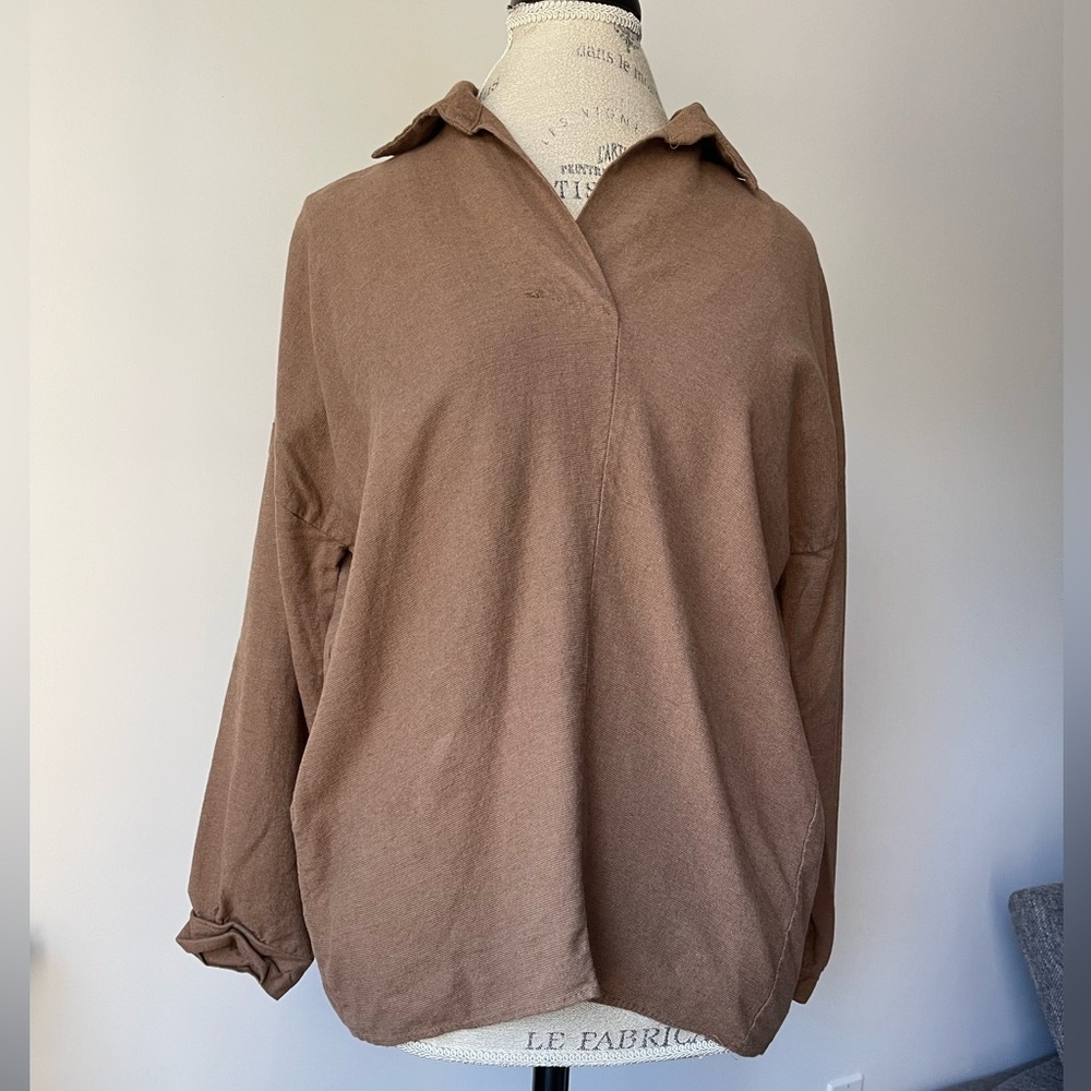Chocolate brown long sleeve v neck shirt
Size: Onesize~ (fits S)